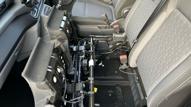 Ford Tourneo Custom 320 L1 Diesel Fwd 2.0 EcoBlue 136ps H1 Titanium 8 seater Auto